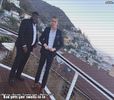 - *vorbea pe acolo cu niște noi tovarăși și se uită scurt spre
