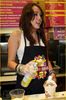 normal_miley-cyrus-makes-milkshake-25