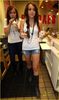 normal_miley-cyrus-makes-milkshake-34