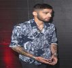— Printre nări, chiar după lipirea buzelor între ele, ca eventual să-şi întoarcă lent capul în direc