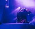— parcă nu îl încânta ideea de a se aventura în vreun bar sau club, făcuse asta de prea