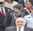 — Ele. Constată abia după câteva secunde concentrate că de fapt ajunsese pierdut în
