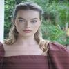 - Cobor din camera mea după un somn odihnitor de după-amiază și pătrund în living.