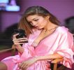 — întrebare sau să reacționeze pe tema respectivă, căci o așa-zisă
