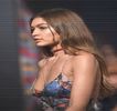 ━ Se întinde pe o perioadă prea lungă de timp, căci, imediat ce Zayn îşi reajustează