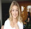 ━ Înapoi în direcţia blatului, poziţionându-i în faţă o altă ceaşcă plină, pregătită cu ceva timp