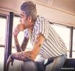 — Chiloţilor ei, concomitent urmând drumul buzelor. Acestea coboară încetul cu încetul până