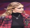 ━ Dat fiind că apoi se retrage inevitabil, gândul că ar fi putut fi cumva auzită de către cineva