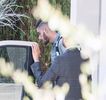 — Îl urmăreşte pe Travis cu privirea până în secunda în care, anumite vorbe provenite din