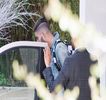 — Său apartament, aruncă o privire fugitivă asupra mesei, observând pregătirile executate