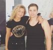 ━ O prea mare importanţă, oricum.” Ulterior, un mic surâs îi străbate buzele, una dintre palme