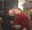 ━ Mai mult, gestul următor la care recurge este ridicarea în capul oaselor şi întoarcerea în profil