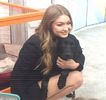 ━ Într-un stil amuzat, ochii i se rotesc uşor peste cap la auzul celei din urmă sugestii,