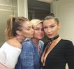 ━ Atenţia numai şi numai asupra ultimei pungi de cumpărături rămase negolite, iniţând