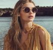 ━ Aşezase, croindu-şi în acest fel drum către uşa respectivă. Câteva minute îi sunt suficiente