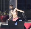 — Fiind deci oarecum acoperită. Rămâne pe gânduri preț de câteva secunde în urma