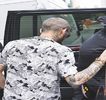 — Atingerile buzelor sale continuă în exact aceleași zone, constituind astfel stimuli de