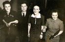1940 PARINTII MEI[ST] LA UN SPECTACOL