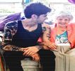 — A fi chiar remarca ei finală. Zâmbetul devine un rânjet din primele secunde în care pumnul