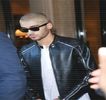 — Buza inferioară şi-o prinde cu ajutorul danturii, menţinându-şi-o spre interiorul gurii până