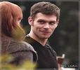 ―  Bufnește în râs, capul lăsându-și-l puțin pe spate cât să fie rezemat de spătarul cana-