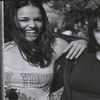 ― Se uită în urma lui James, dorind să vadă unde se duce, după aceea întorcându-și