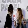 ― „asta, știi doar prea bine că nu te-aș fi dus oriunde.” Rostește ea privind foarte scurt
