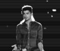 ︽.　ڧʇɥ͡ɓᴉɹᵐʸ◊˓ʍ̣ʁ̣ọụმƨ̣˒.; În timp ce degetele îi plasează ţigara între buze. Totuşi, inter-
