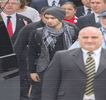 — 　Centrul oraşului, motiv pentru care şi un entuziasm îi încerca starea, pe care totuşi