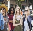 — 　Interviu important. Procedează întocmai şi cu feliile peste care adaugă ton, ca mai apoi
