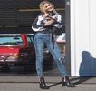 — 　Chicoteli tipice. „Asta-i vrăjeala de dimineaţă ca să ne începem ziua bine? Parcă eram
