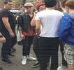 — 　Din manifestarea anterioară; astfel concomitent braţul şi-l întinde spre obiectul nărăvaş