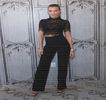 — datorită celei din urmă întrebări adresate. Înainte însă de a avea un cuvânt
