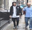 — Doar pentru a medita în mare parte. Aşadar, înainte de a ajunge în dreptul canapelei,