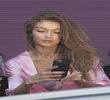 —  Luată mai mult pe dinainte de către propria-i gură. Abia în clipa în care e pe cale să se dea