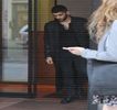 — Zâmbetul pe care îl zăreşte curând pe buzele iubitei sale contribuie la propria expresie