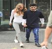 — Degetelor, reuşeşte a-i desface cordonul halatului, eventual trăgând marginile acestuia
