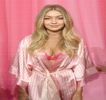 —  Cu o viteză aparte, inima, la rândul ei, generând bătăi nebuneşti. În acele clipe în care