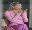 —  De atingerea gurii sale, putând anticipa destinaţia finală ale acestora. Astfel că, buzele