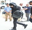 — Peste al acesteia, având totuşi grija susţinerii. Plănuind totodată o destindere a atmosferei,
