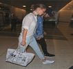 — Demonstrând un zâmbet ştrengar. „Dorinţa ta mi-e poruncă, prinţesă.” Alege să-şi enunţe