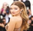 — Sub tonalitatea respectivă, plângăcioasă, acea tentă ironică resimţită în replica sa, aducând