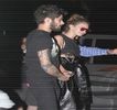 — Menţine. Complet neaşteptat, buzele sale se opresc chiar după coborâre, circulând astfel