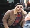 — Această dată, cauză fiind chiar poziţia iubitei sale, cât şi orificiul vaginal al acesteia oarecum