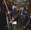 — Capului odată cu mulţumirea ei finală, sfârşind ca treptat să-şi evidenţieze atitudinea printr-un