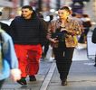 —  Pornească la drum, dat fiind că el ocupa locul de la fereastră, cel din dreapta sa fiind