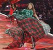 —  În profida faptului că părea neatentă în acele clipe, şi asta doar pentru că se menţinea