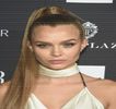— Anterioare. Tocmai de aceea, una dintre palme și-o infiltrează printre corpurile lor, astfel că,