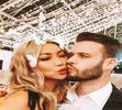 „You seem lost, babygirl.” Un surâs drăgălaș îmi erupe dintre buze, în timp ce ochii mei îi