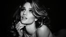 rosie-huntington-whiteley-hd-black-and-white-photo-of-woman-wallpaper-preview